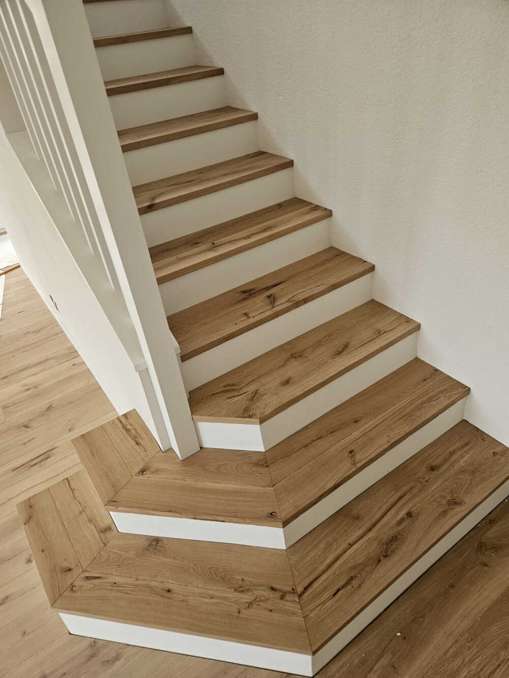 Holztreppe, Wendeltreppe Holztreppe, Wendeltreppe